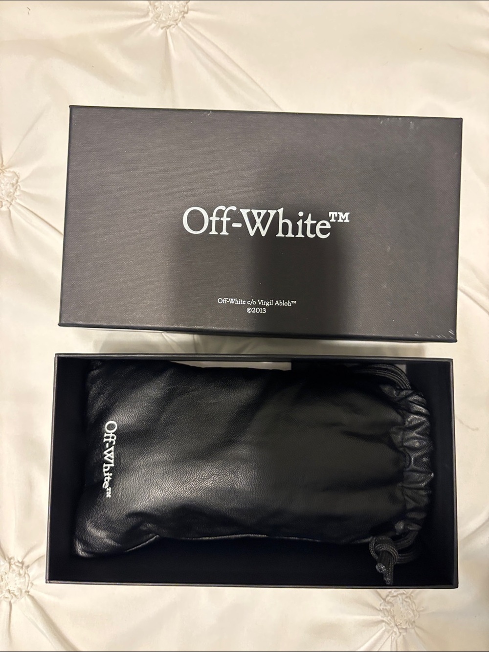 Off-White Black Box with White Off-White Branding - Picture 2 of 7